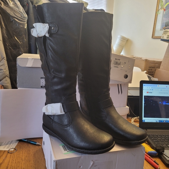 Ladies Wide Calf boots - Picture 4 of 11